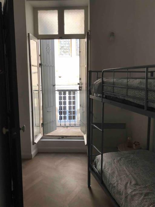 Grand Appartement En Maison De Ville Valreas Exterior photo
