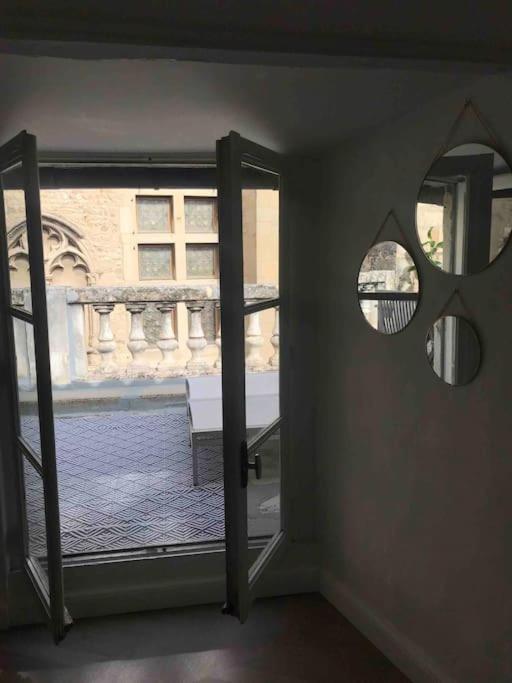 Grand Appartement En Maison De Ville Valreas Exterior photo