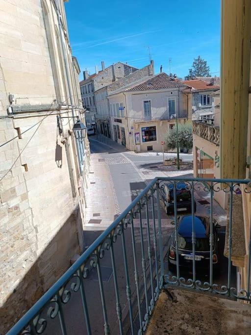 Grand Appartement En Maison De Ville Valreas Exterior photo